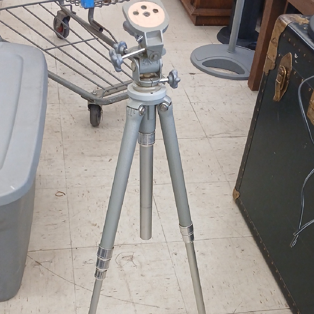 Gitzo Silver Tripod Stand